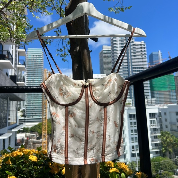 Pretty Garbage Tops - Chic Floral Cream and Brown Crop Top